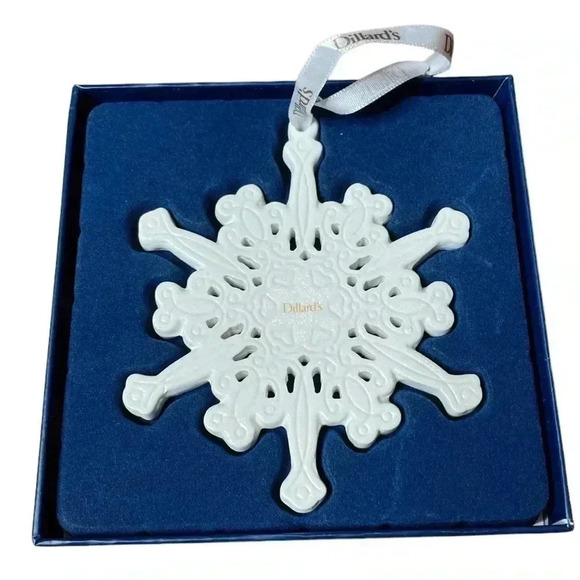 Dillards Other - Large Snowflake Ornament from Dillards - Holiday Collection Series